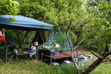 写真：田舎暮らしを体験してほしい。週末移住の庭でキャンプ場をDIY