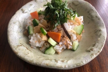 写真:岡山産シャキシャキ野菜の福神漬けでつくる、絶品ちらし寿司