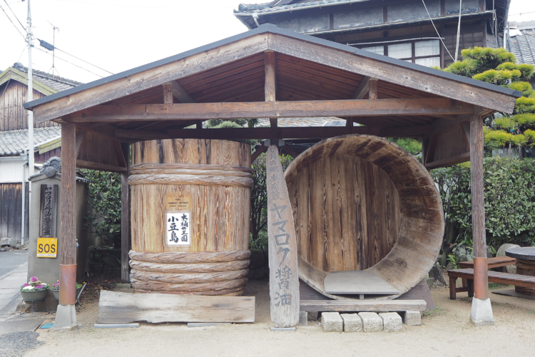 香川県小豆島にあるヤマロク醤油の大桶