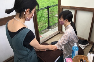 写真:仲間と公園で小商いイベント開催。思わぬ発見がありました