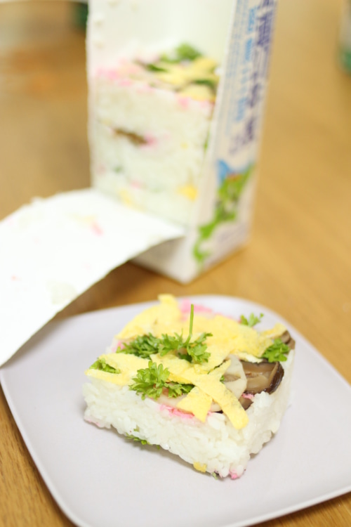 牛乳パックで作る岩国寿司
