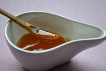 写真:ポリポリ食べる麦茶、完熟梅はちみつ。福井グルメで残暑を乗り切る