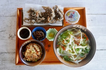写真:9割以上が沖縄産。モズクざんまい定食も人気です