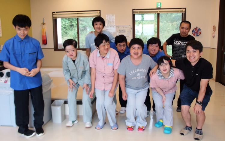 施設のスタッフと