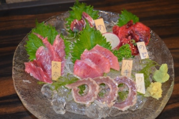 写真:胃袋、のど、おでこもうまい!地元民が絶賛する三崎港のマグロ料理
