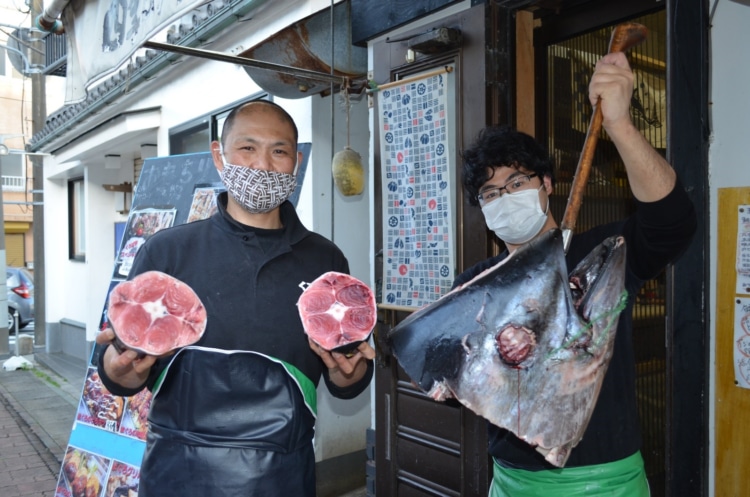 くろば亭の山田拓哉さん（左）と玄太さん（右）