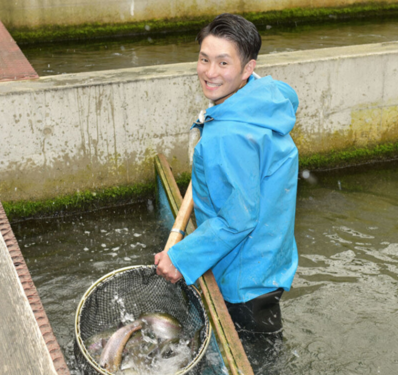 頂鱒の生産者　神山勇人さん