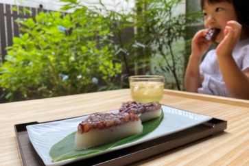 写真:京都人が6月に食べる和菓子「水無月」。電子レンジでもつくれます