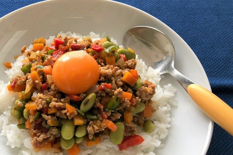 ドライカレー卵のせ