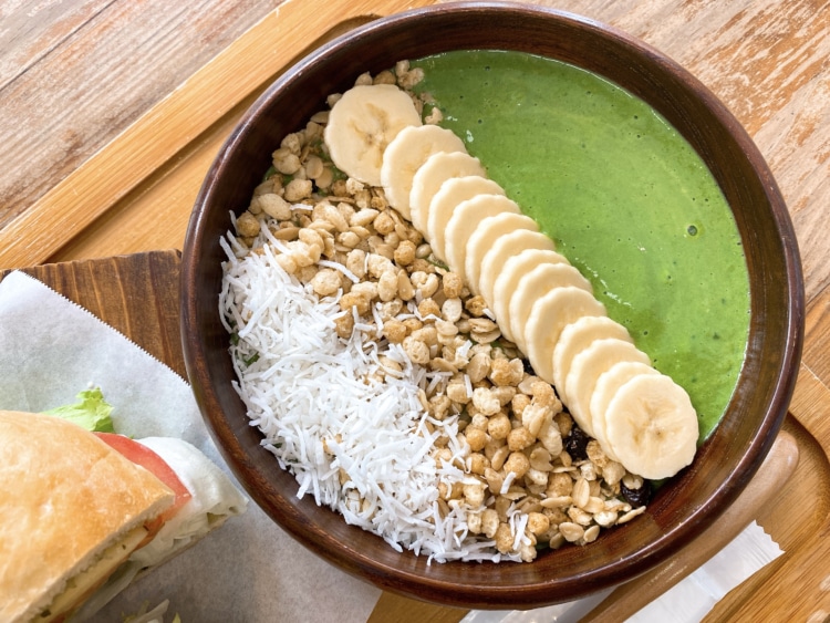 食事がわりになるスムージーボウル