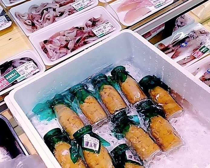 店頭の牛乳瓶入りウニ