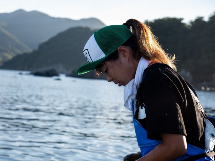 漁をする宮川さん