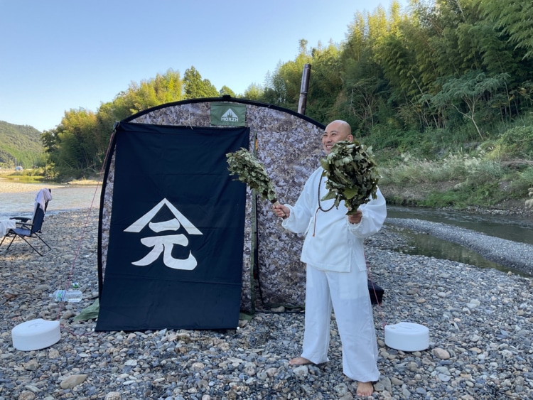 テントサウナを始めた和尚