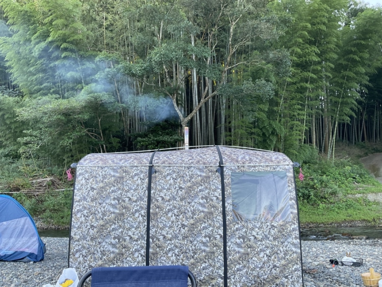 外から見たテントサウナ