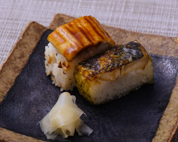 審査会では、ホタテ、サーモン、タコ、サバ、マスの5種を試食