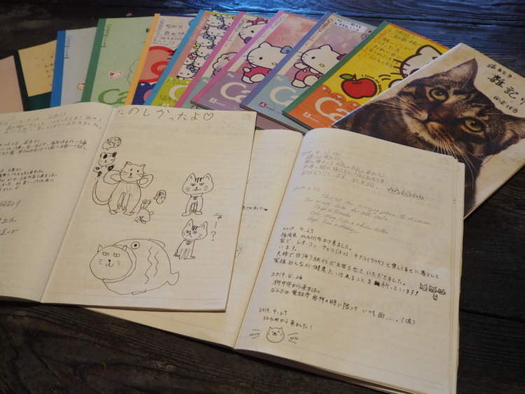 外国の文字もある参拝者の自由記載ノート