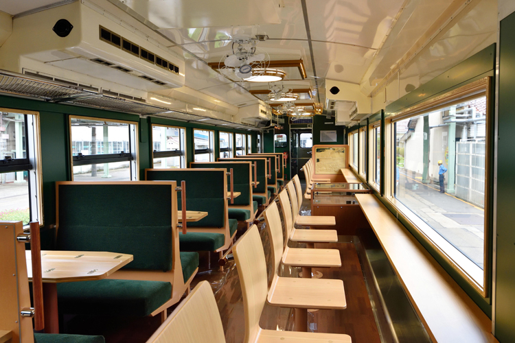 開放感抜群の車内