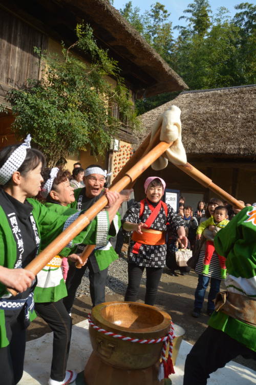 もちつきの様子