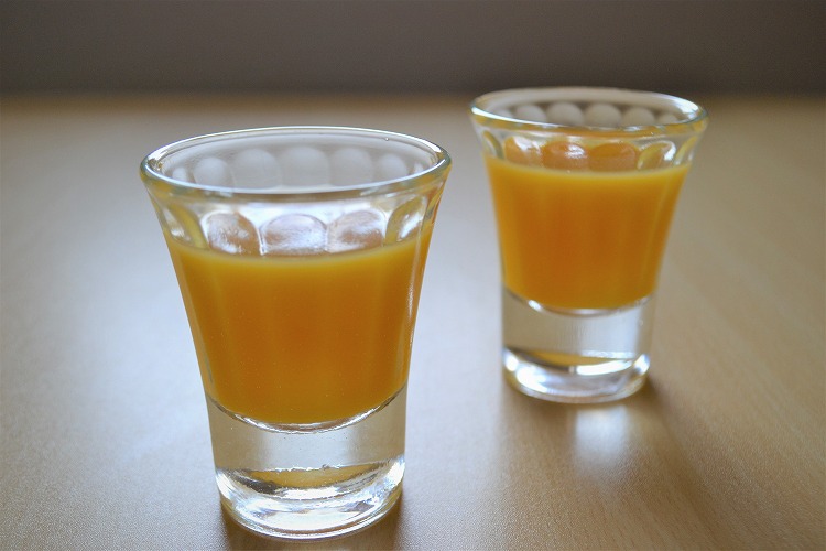 グラスのジュース
