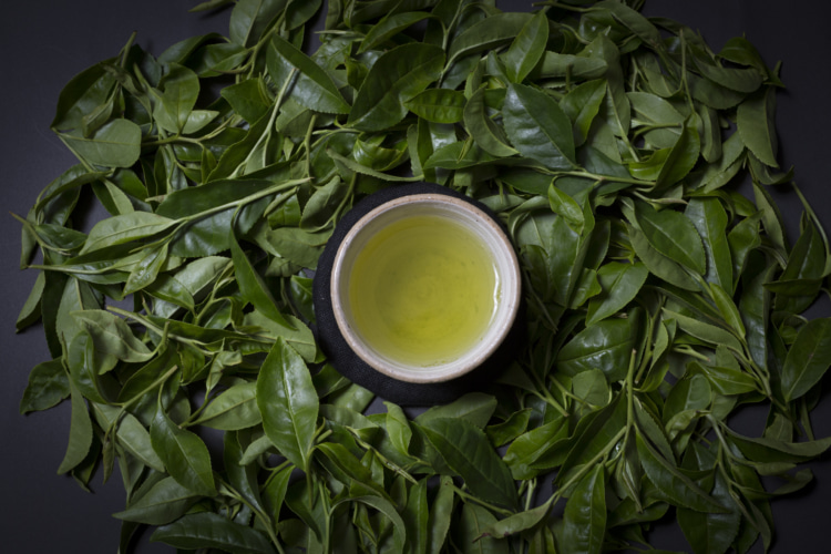 きれいな色の緑茶