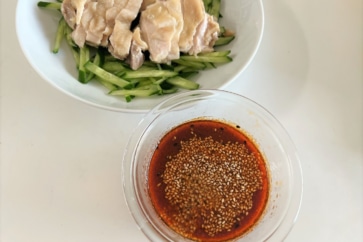 写真:富士吉田の名物「にんにく味激辛味」でよだれ鶏やアラビアータが激辛ウマに