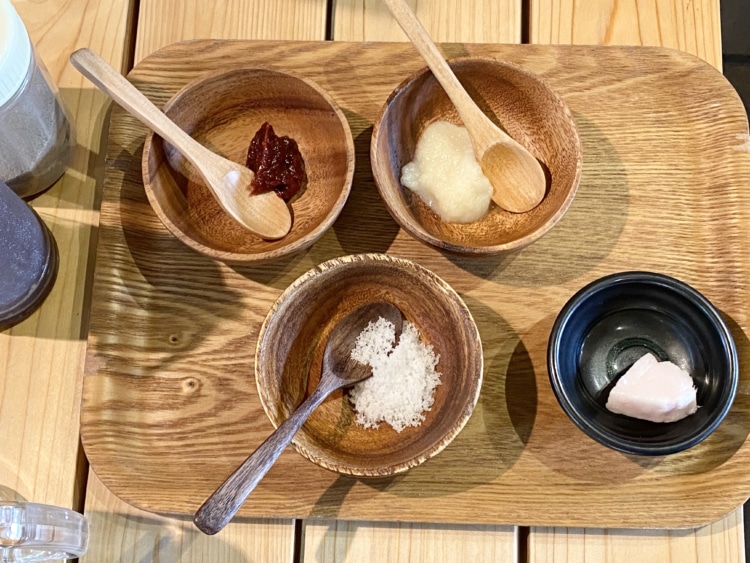 自家製タレや琴引の塩