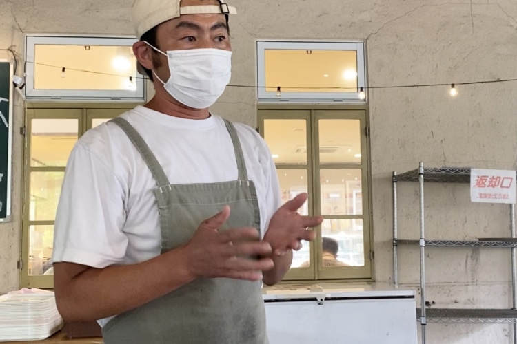 店長の万代さん