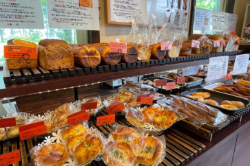 写真:みそ入り特製ソースの厚切りカツサンドが絶品。大和郡山の手づくりパン店