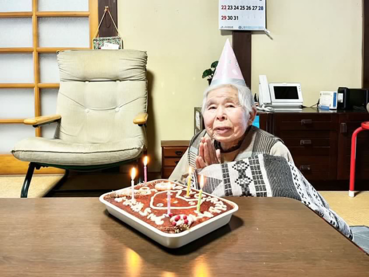 おばあちゃんの誕生日のお祝い
