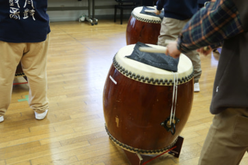 写真：太鼓教室で障害をもつ子どもたちを支援。横浜の「どんこん教室」
