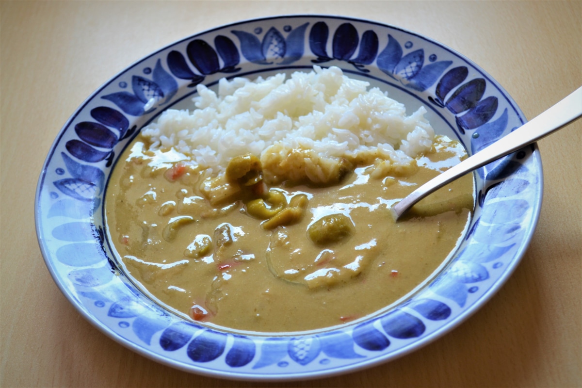 オリーブ果実のグリーンカレー