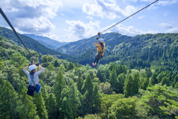 写真：地上高60mのジップラインを満喫。福井県の冒険の森に新エリアオープン