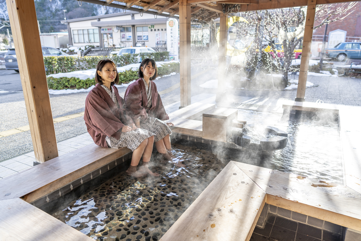 磐梯熱海温泉駅前足湯