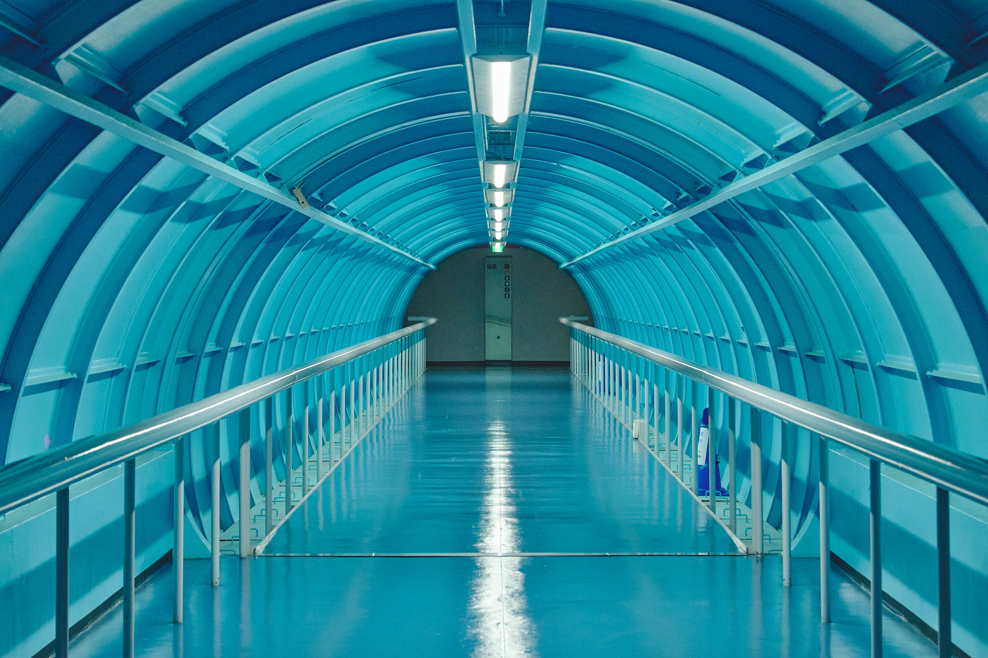 サントリー天然水のビール工場の内部