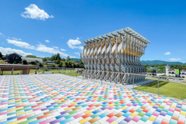 写真：カラフルなマスキングテープが彩る。岡山で夏のアートイベント開催