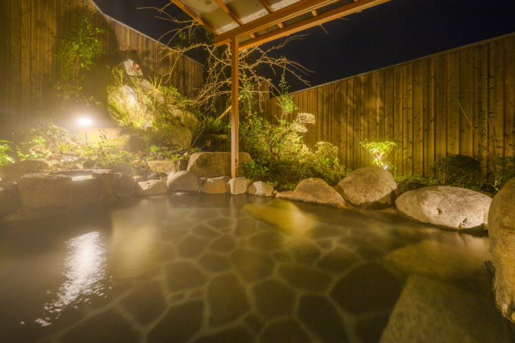 「紫水園」の露天風呂