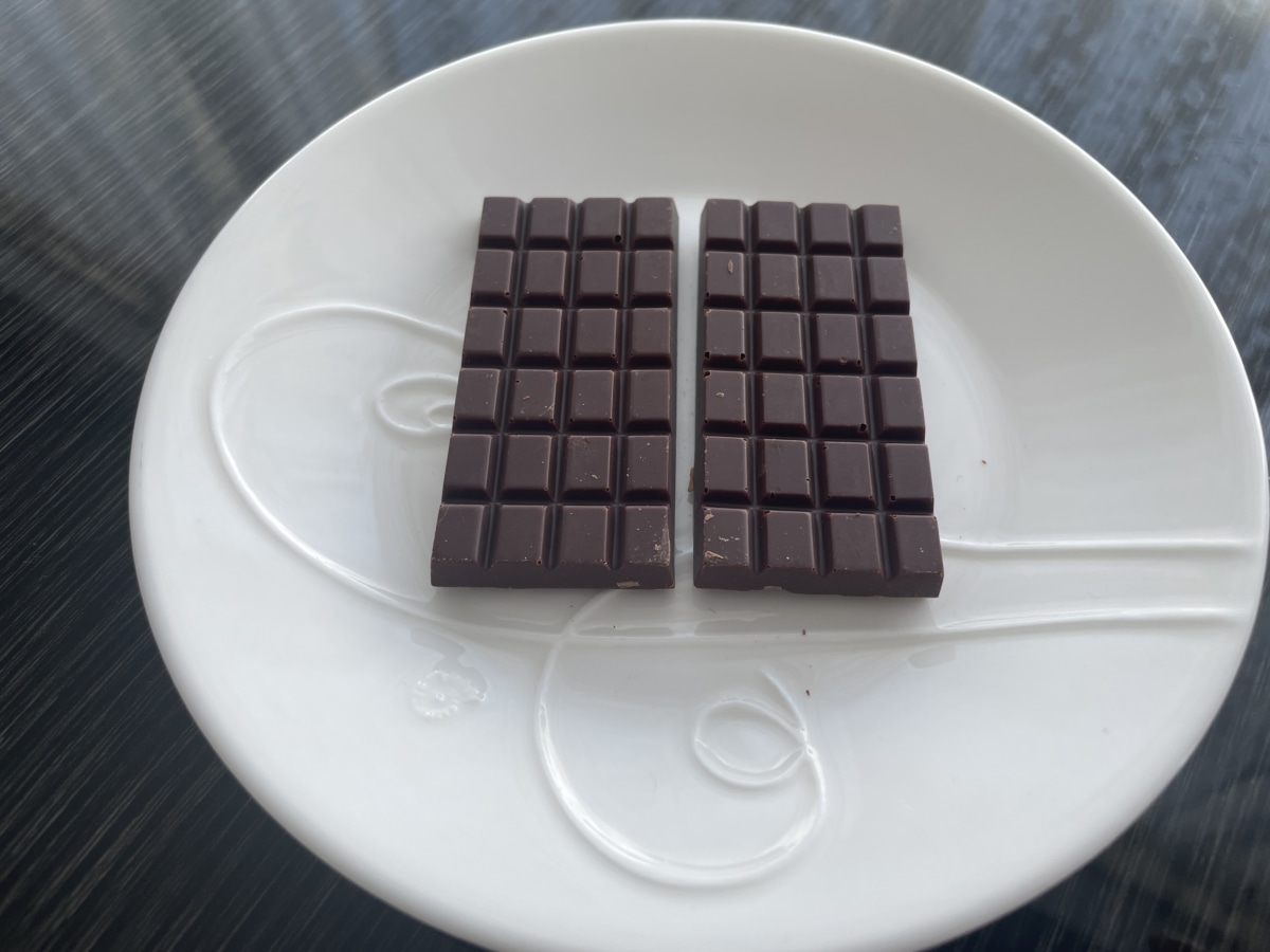 氷見うどんチョコレートの表側