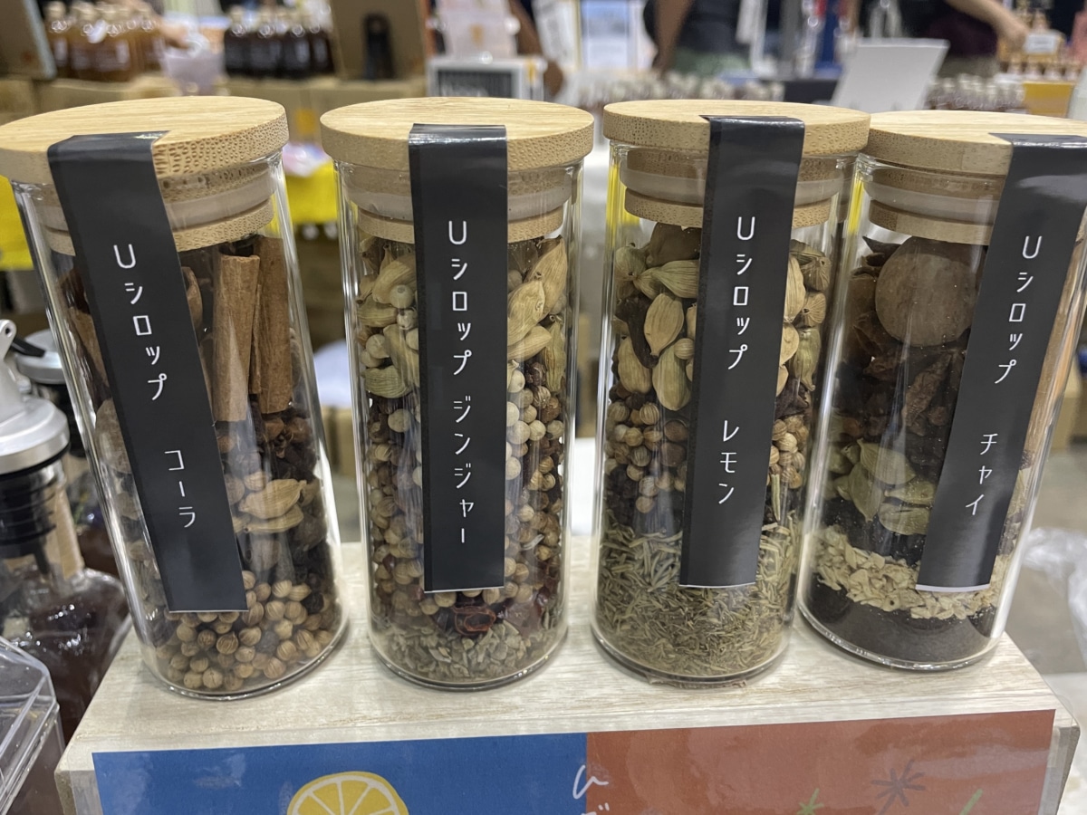 コーラの原材料の展示も