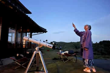 写真：「天文の町」へ移住。プラネタリウム・プランナーとして活動する女性