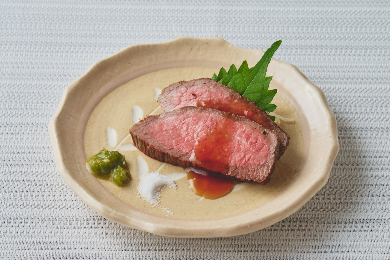 坂井市の「若狭牛厳選 赤身のローストビーフ500g」