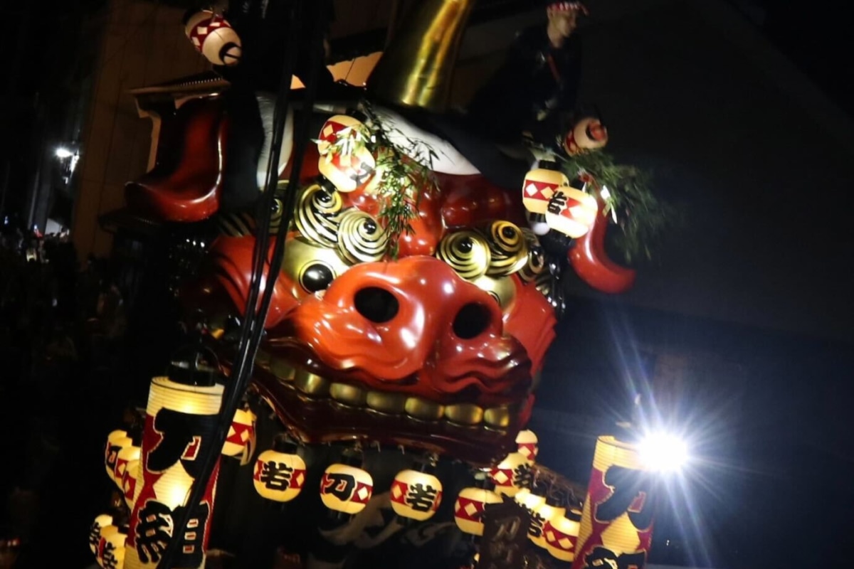 赤獅子の曳山