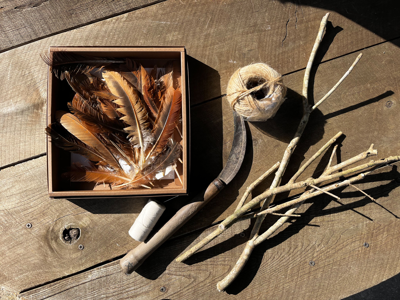 土台にしたのは、ジャムをつくる時に切った金木犀の枝