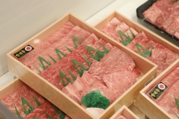 写真：塩だけでも絶品。和牛日本一の「宮崎牛」をおいしく味わう