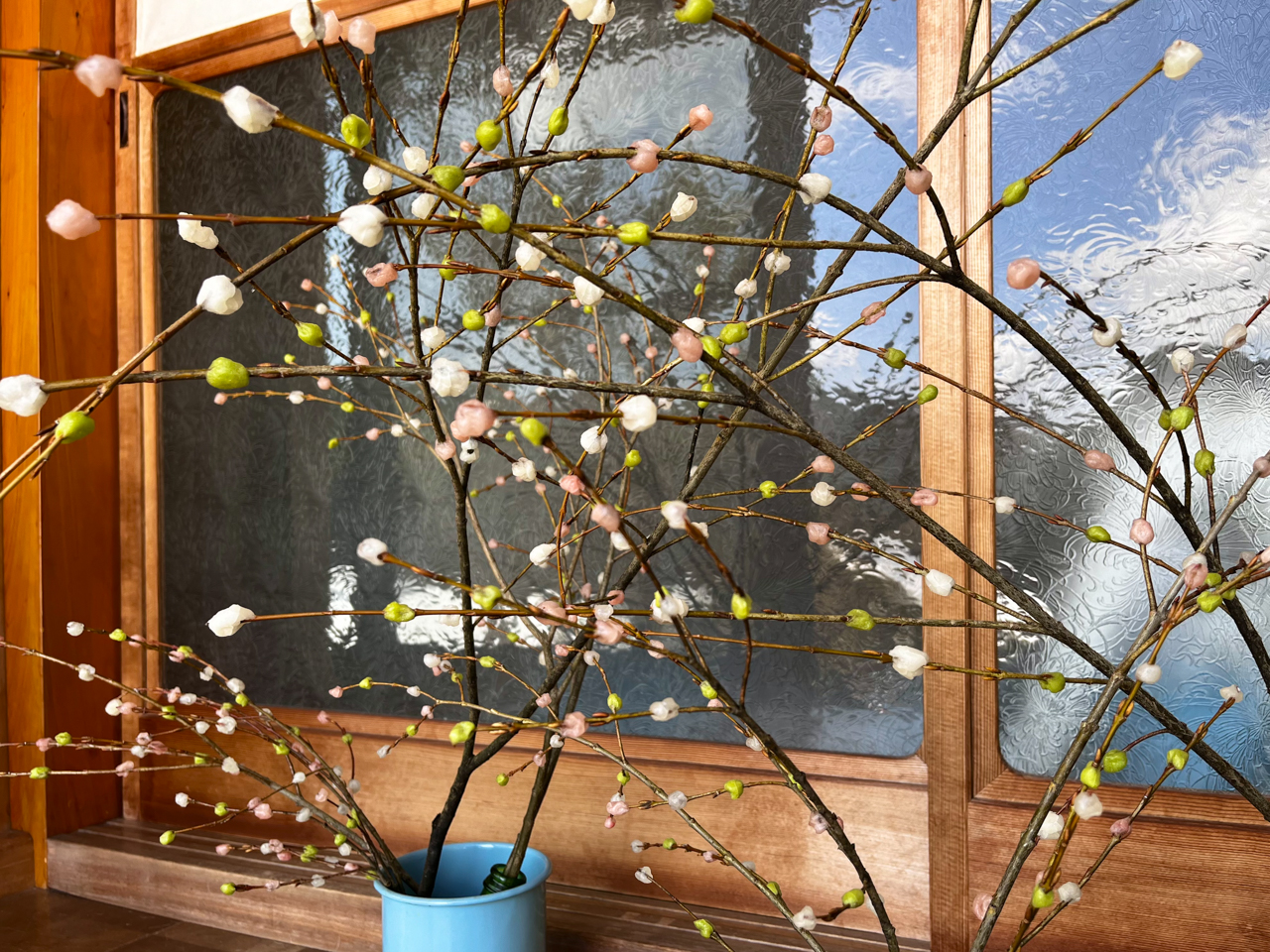 制作途中の餅花