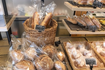 写真：大阪岬町で週末3日だけ営業。発酵バターのクロワッサンが人気のパン屋さん