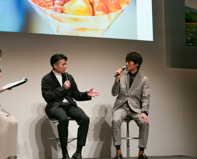 北海道について語る芸人の吉村崇さんと声優の小林親弘さん