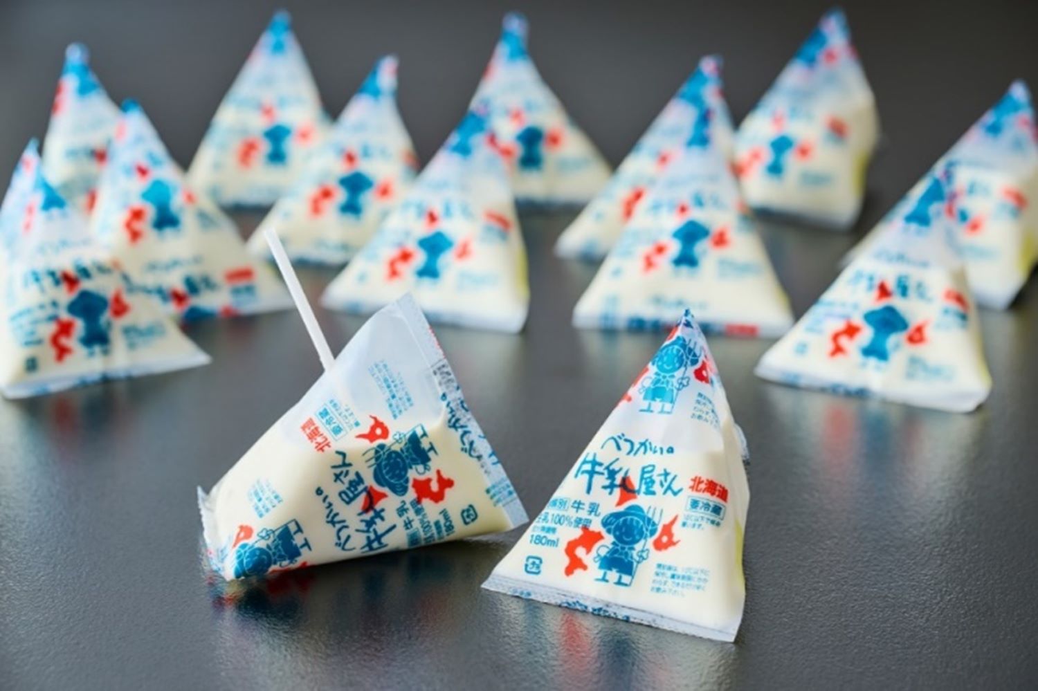 べつかいの牛乳屋さん 三角パック(180㎖×15個)