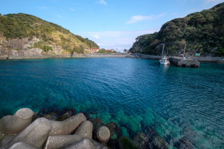 冬の深島の海